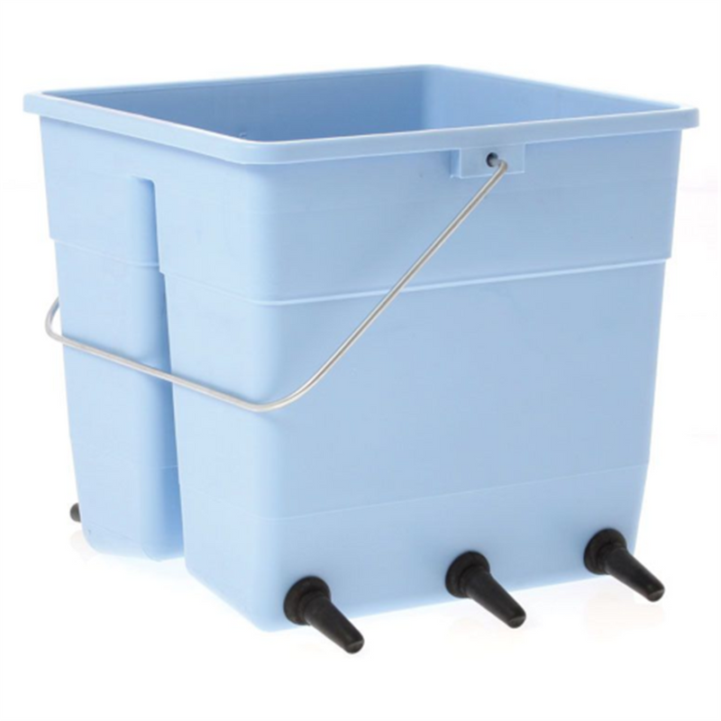 Shoof Lamb & Kid Feeding Bucket with EXCAL Grower Teats