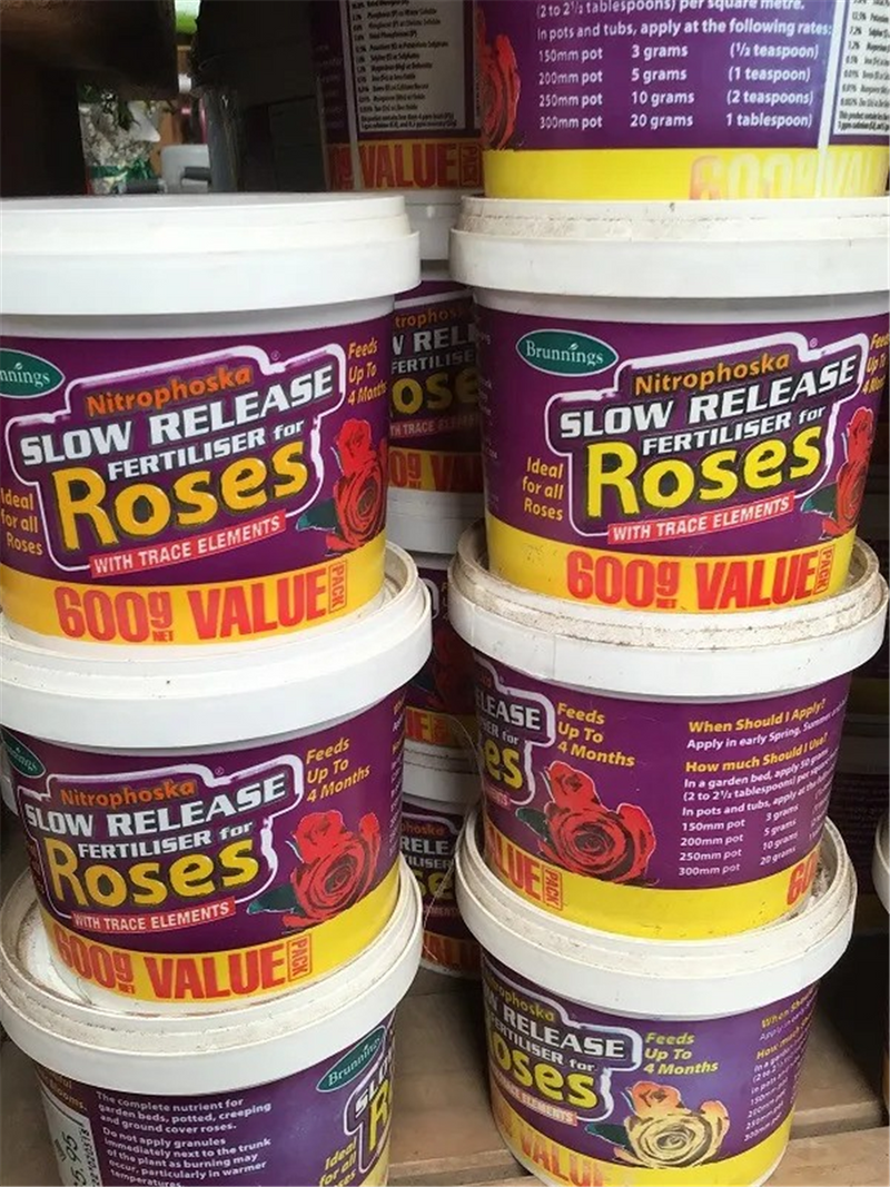 Brunnings Nitrophoska Slow Release Fertiliser for Roses 600g